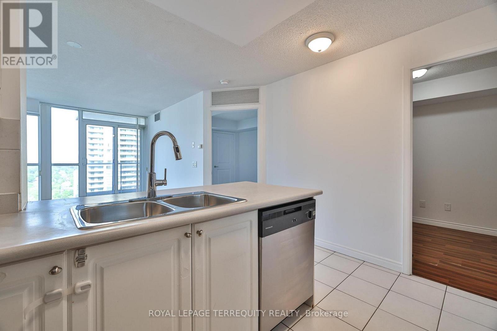 2706 - 4968 Yonge Street, Toronto, Ontario  M2N 7G9 - Photo 9 - C12428968