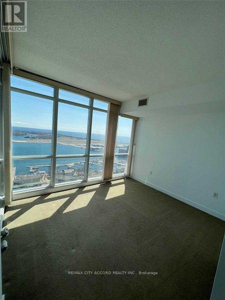 3810 - 11 Brunel Court, Toronto, Ontario  M5V 3Y3 - Photo 16 - C12429002