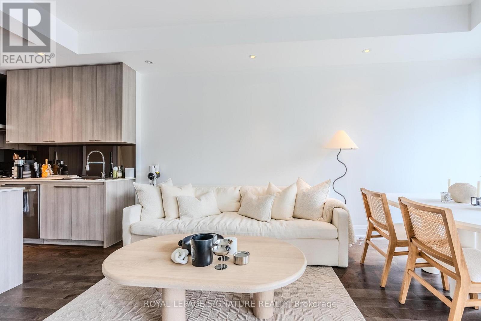 305 - 88 Davenport Road, Toronto, Ontario  M5R 0A5 - Photo 6 - C12428201