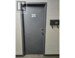 25 - 8 MELANIE DRIVE, Brampton, Ontario