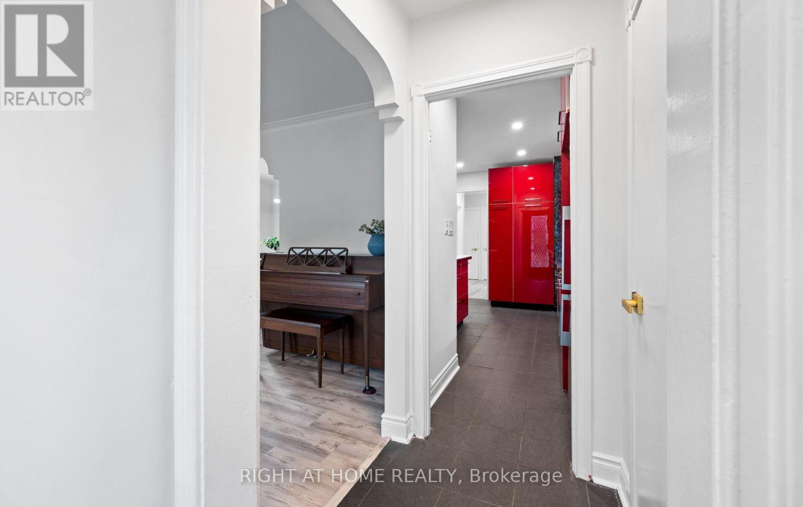 10 Lady York Avenue, Toronto, Ontario  M6B 2A9 - Photo 6 - W12428271
