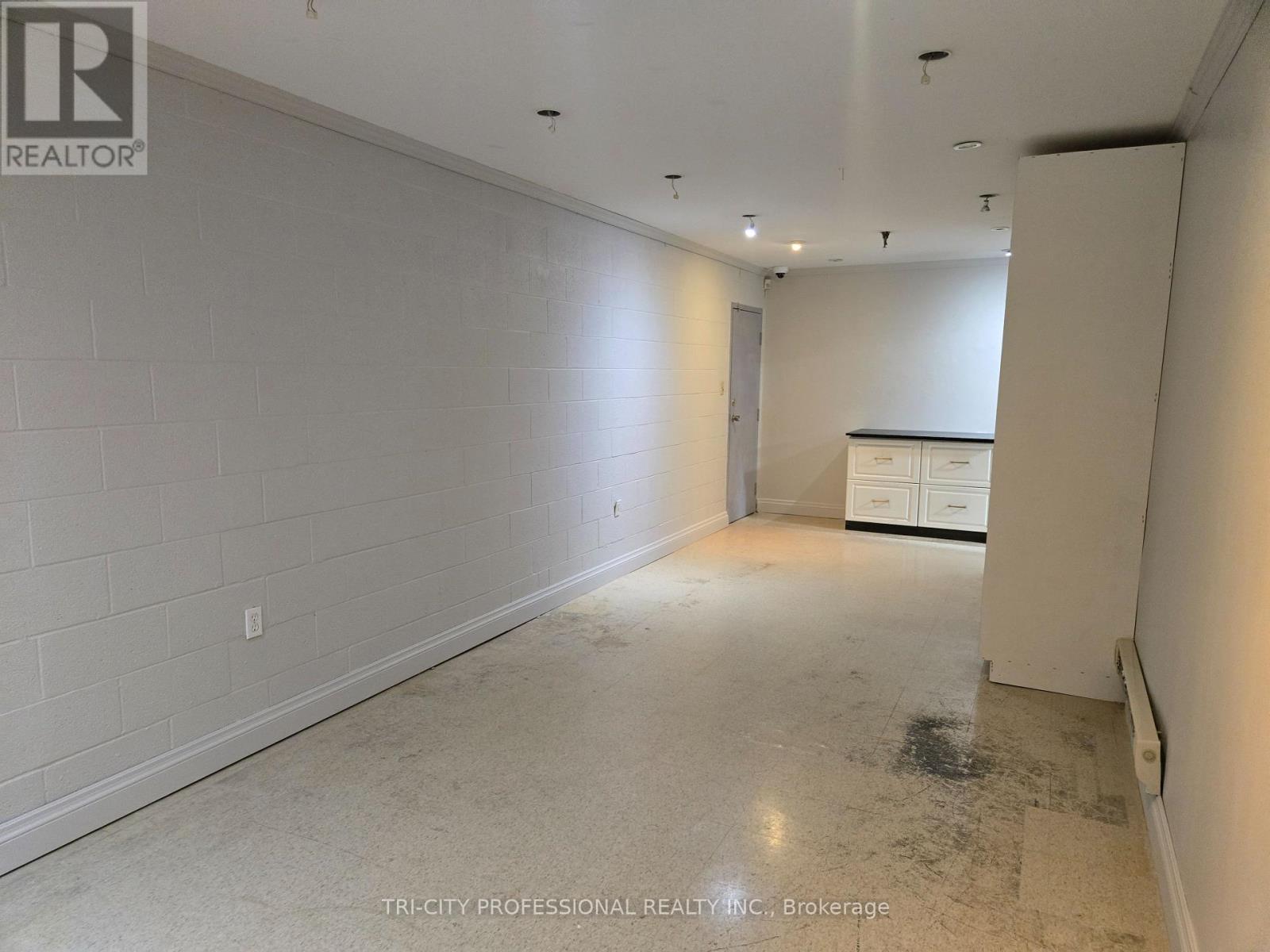 25 - 8 Melanie Drive, Brampton, Ontario  L4T 4K9 - Photo 8 - W12413248