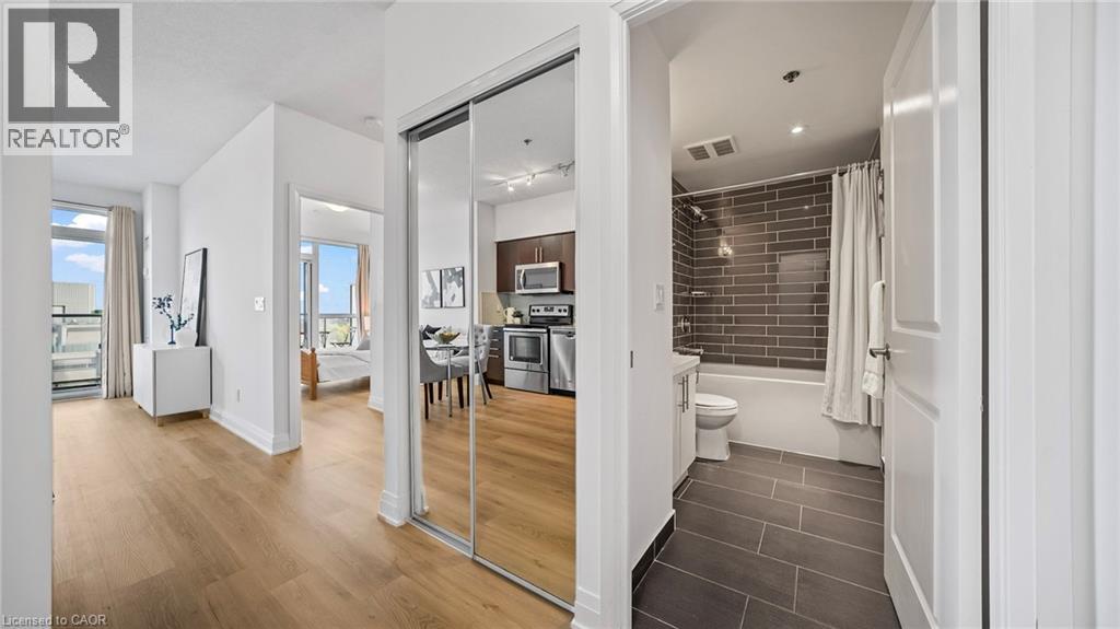55 Speers Road Unit# 1008, Oakville, Ontario  L6K 0H9 - Photo 3 - 40773286