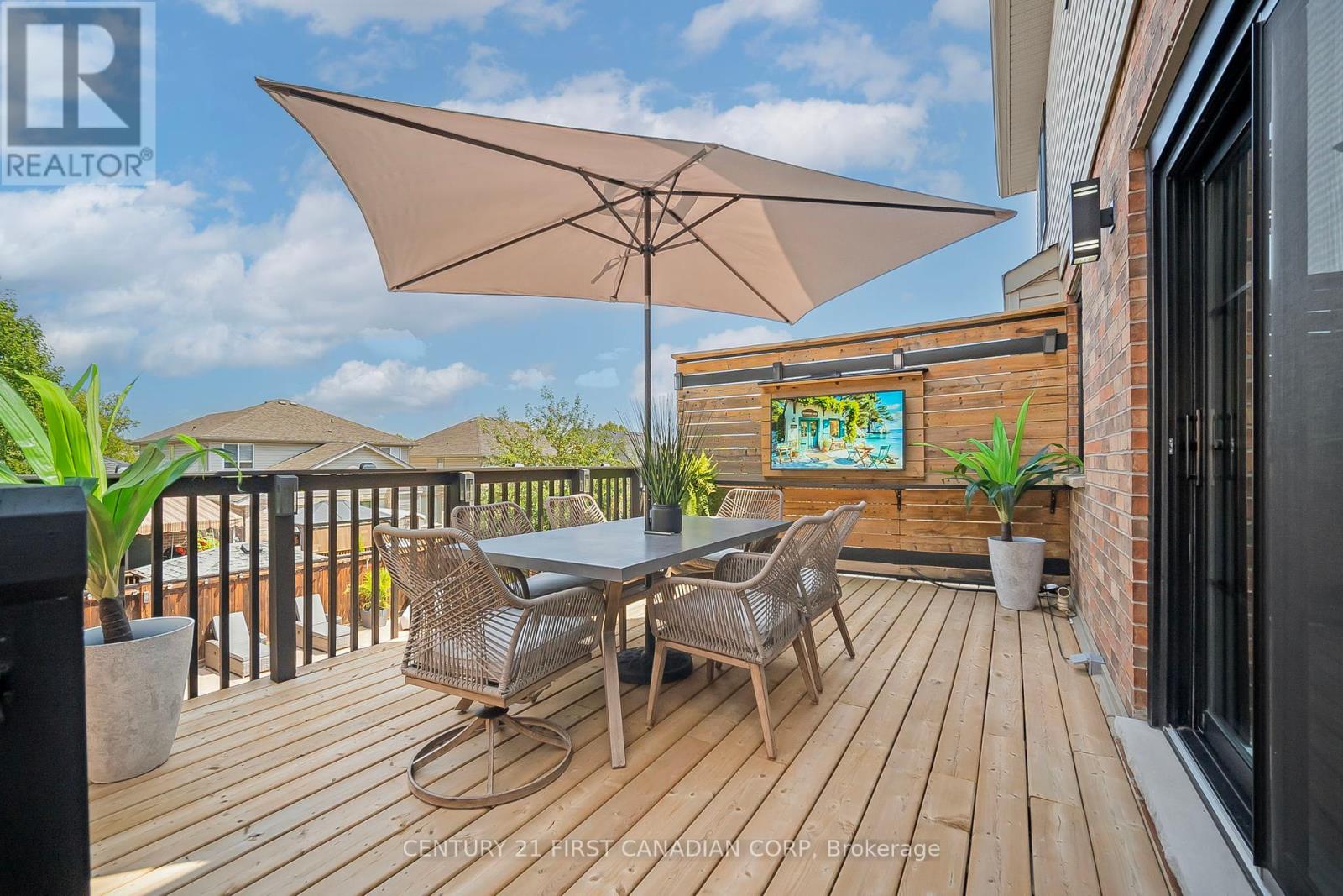 688 Clearwater Crescent, London North, Ontario  N5X 4J7 - Photo 11 - X12429088