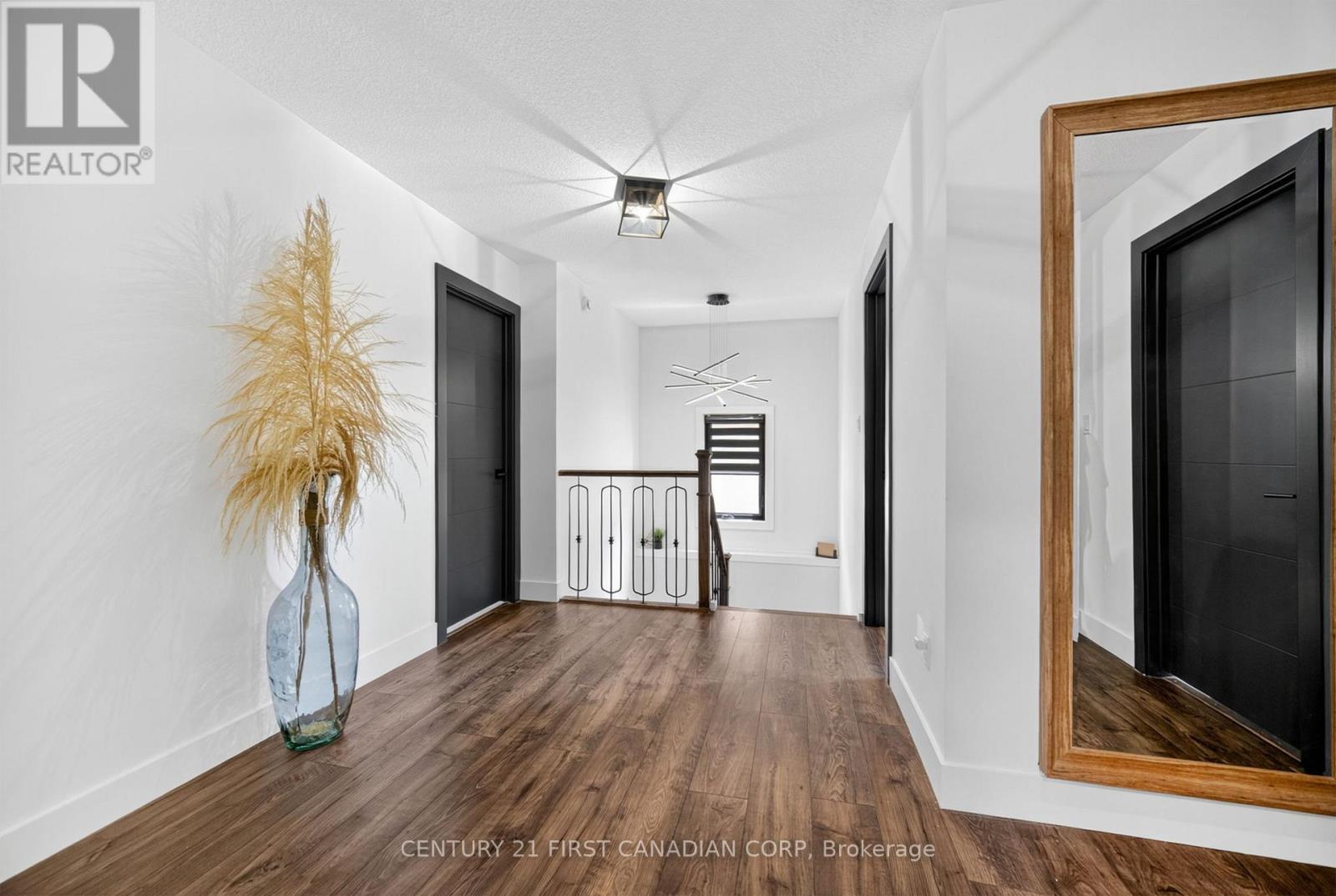 688 Clearwater Crescent, London North, Ontario  N5X 4J7 - Photo 24 - X12429088