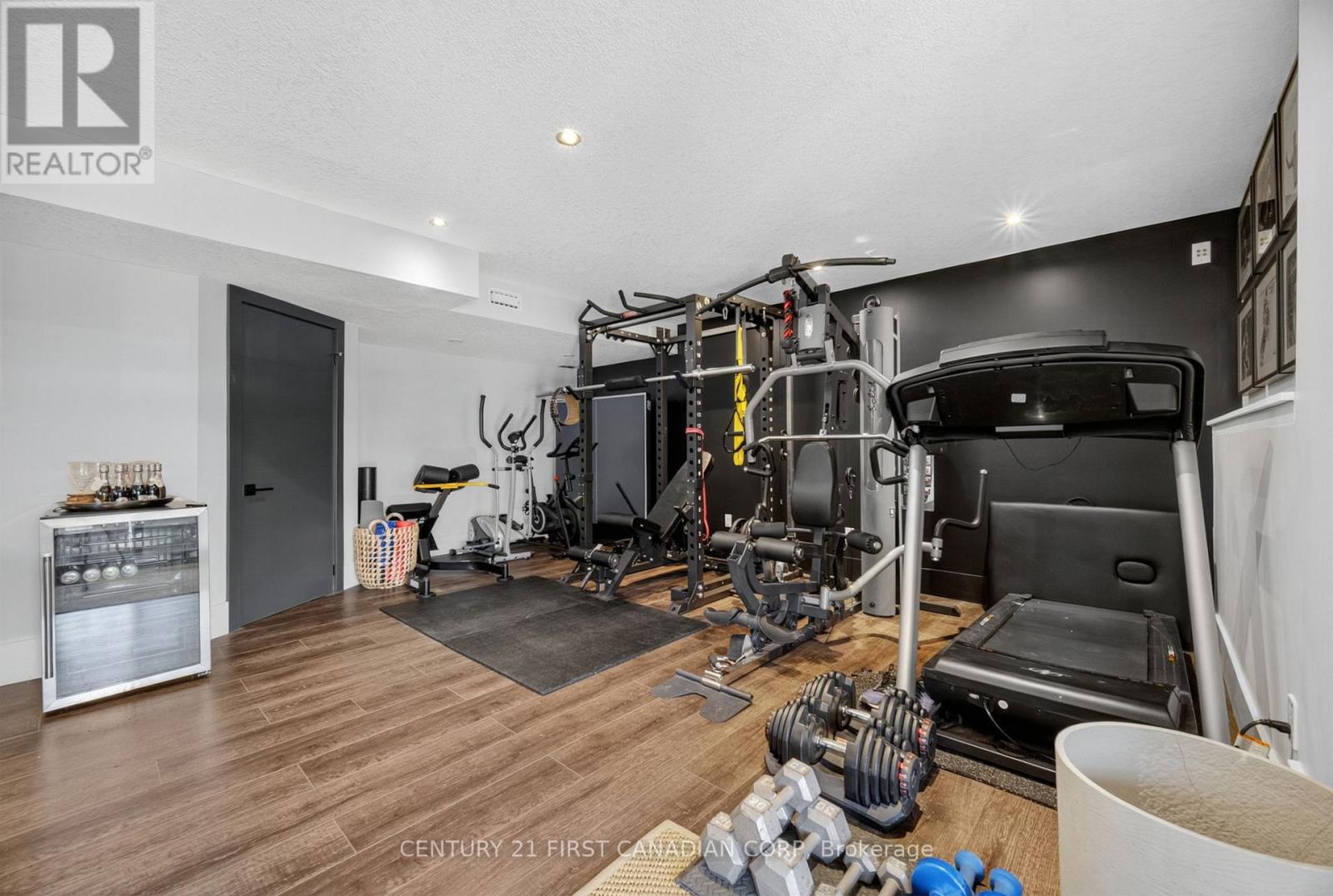 688 Clearwater Crescent, London North, Ontario  N5X 4J7 - Photo 35 - X12429088