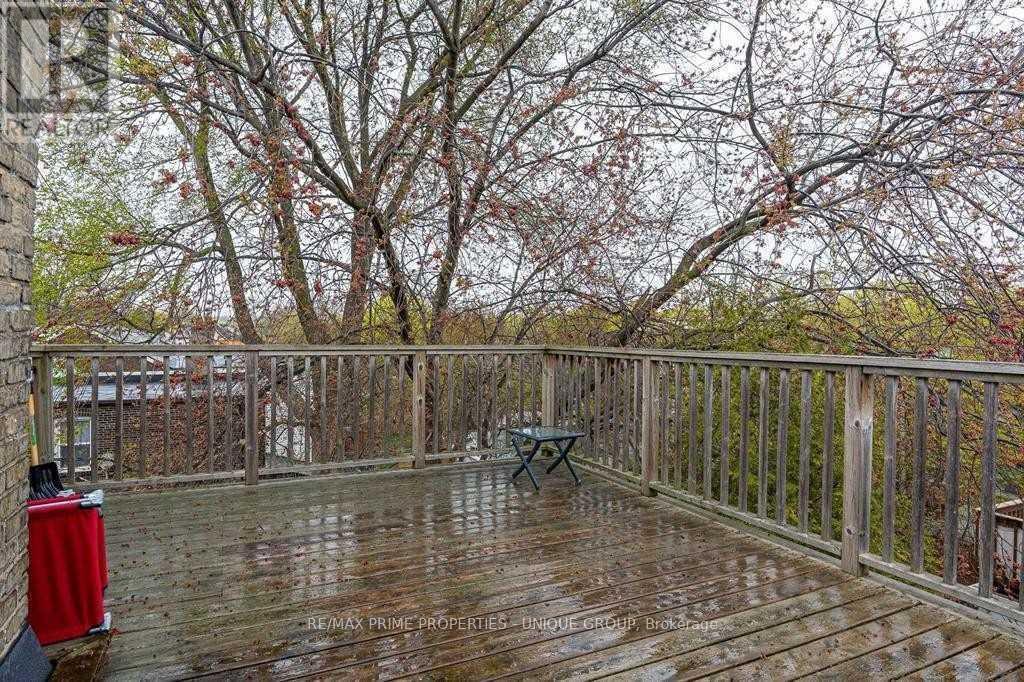 Upper - 1316 Queen Street E, Toronto, Ontario  M4L 1C5 - Photo 12 - E12428900