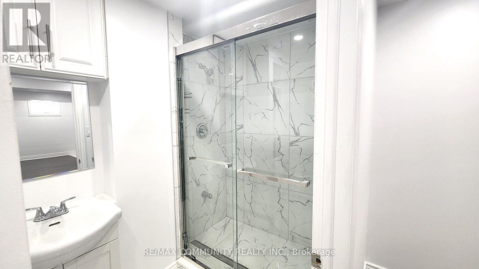 Lower - 30 Hassard-Short Lane, Ajax, Ontario  L1S 0G4 - Photo 8 - E12429023