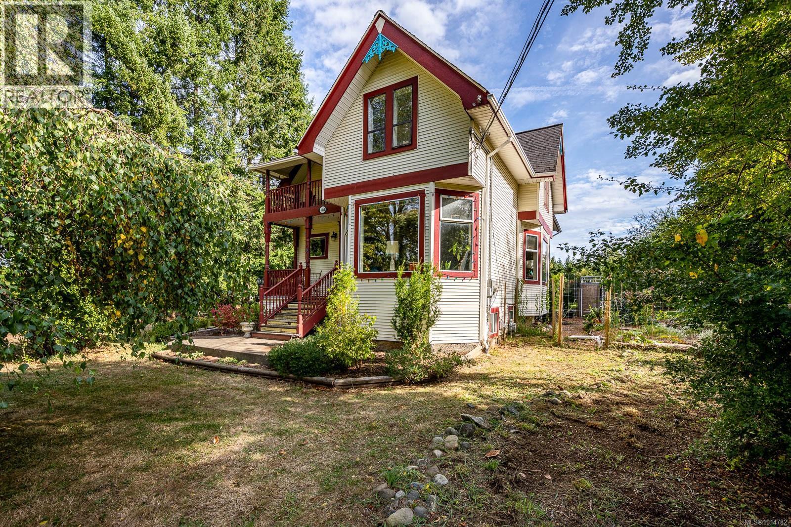 5068 Island Hwy N, Courtenay, British Columbia