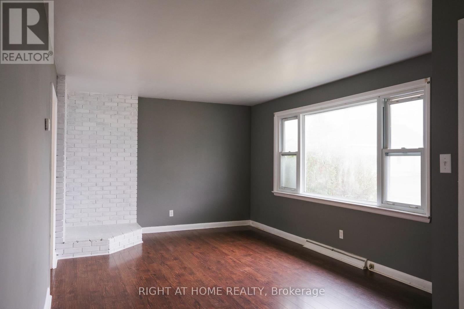 111 Landrigan Street, Arnprior, Ontario  K7S 2S7 - Photo 2 - X12429116