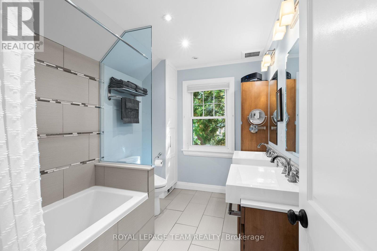 175 Springfield Road, Ottawa, Ontario  K1M 1C4 - Photo 19 - X12429119