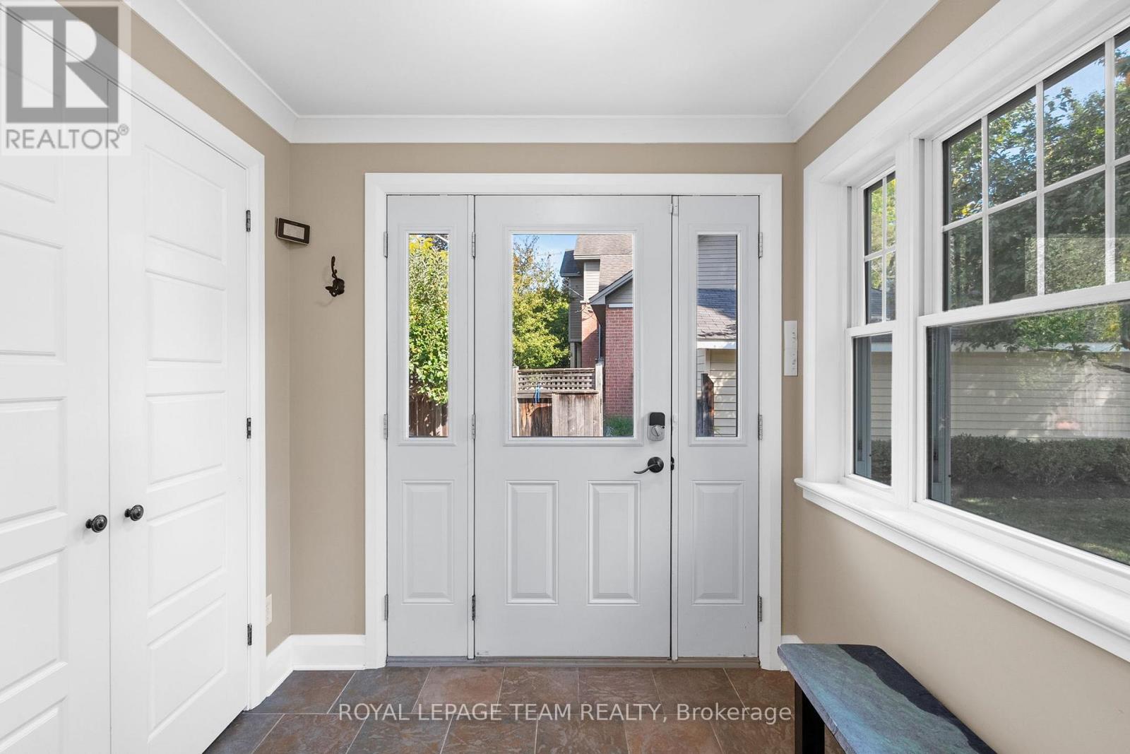 175 Springfield Road, Ottawa, Ontario  K1M 1C4 - Photo 3 - X12429119