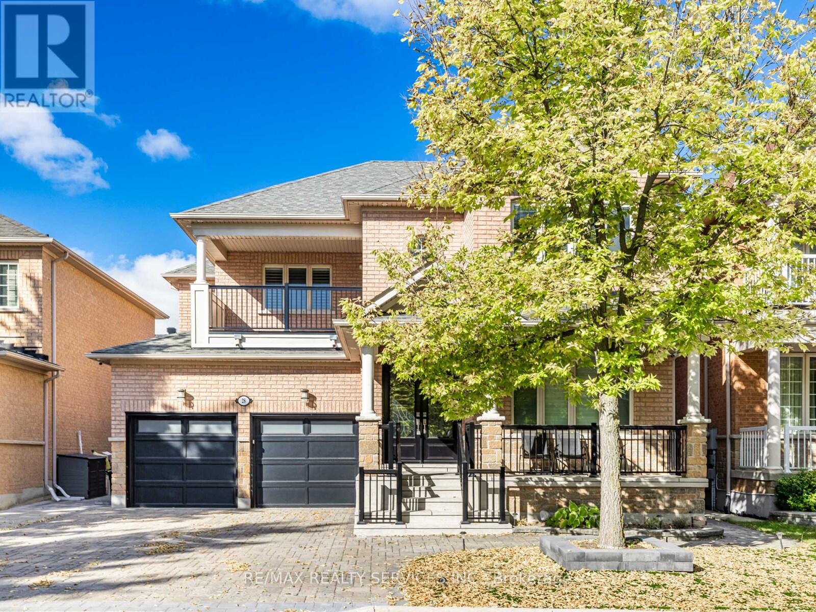 28 Siena Drive, Vaughan, Ontario  L4H 3K2 - Photo 2 - N12428934