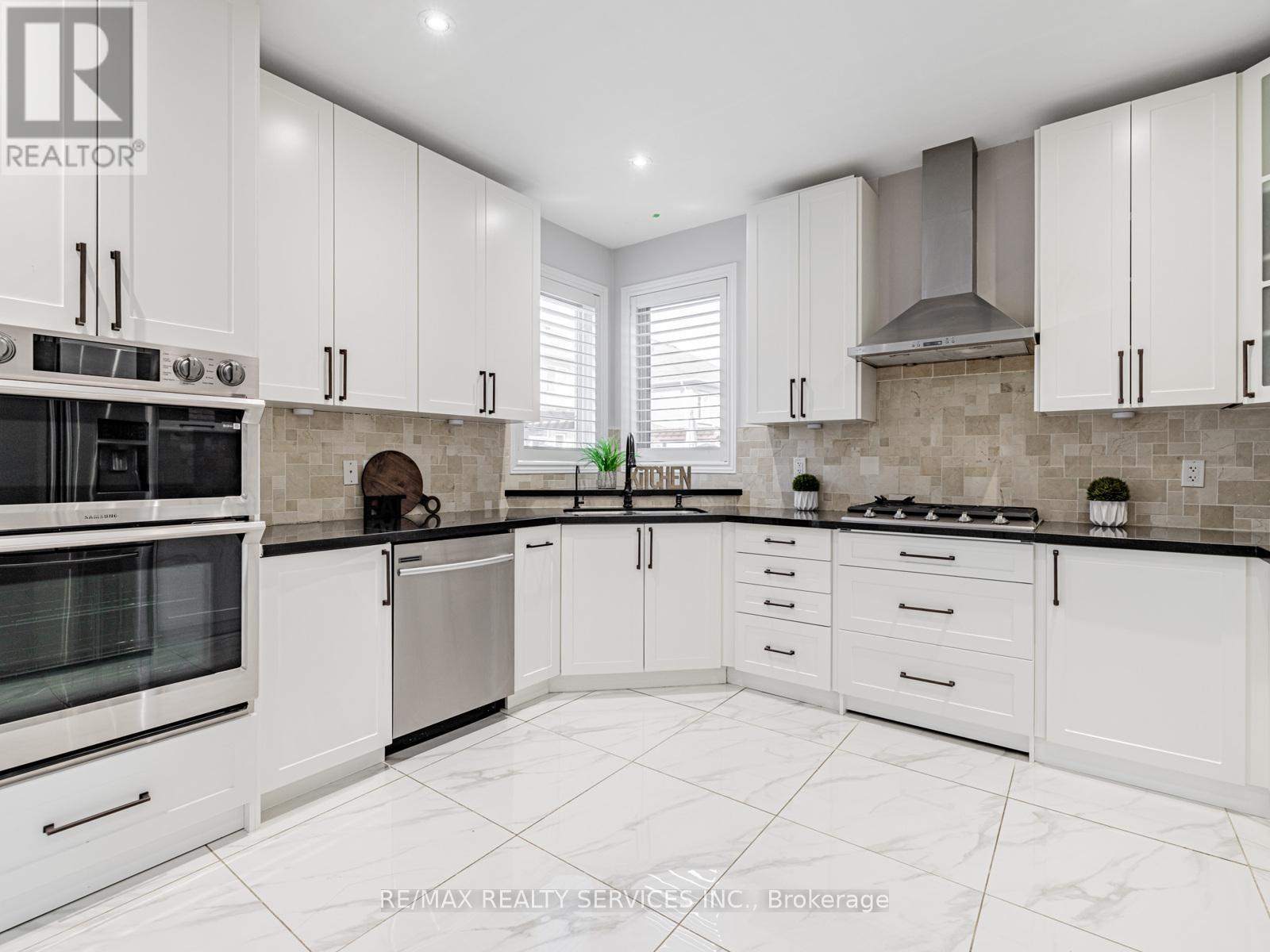 28 Siena Drive, Vaughan, Ontario  L4H 3K2 - Photo 23 - N12428934