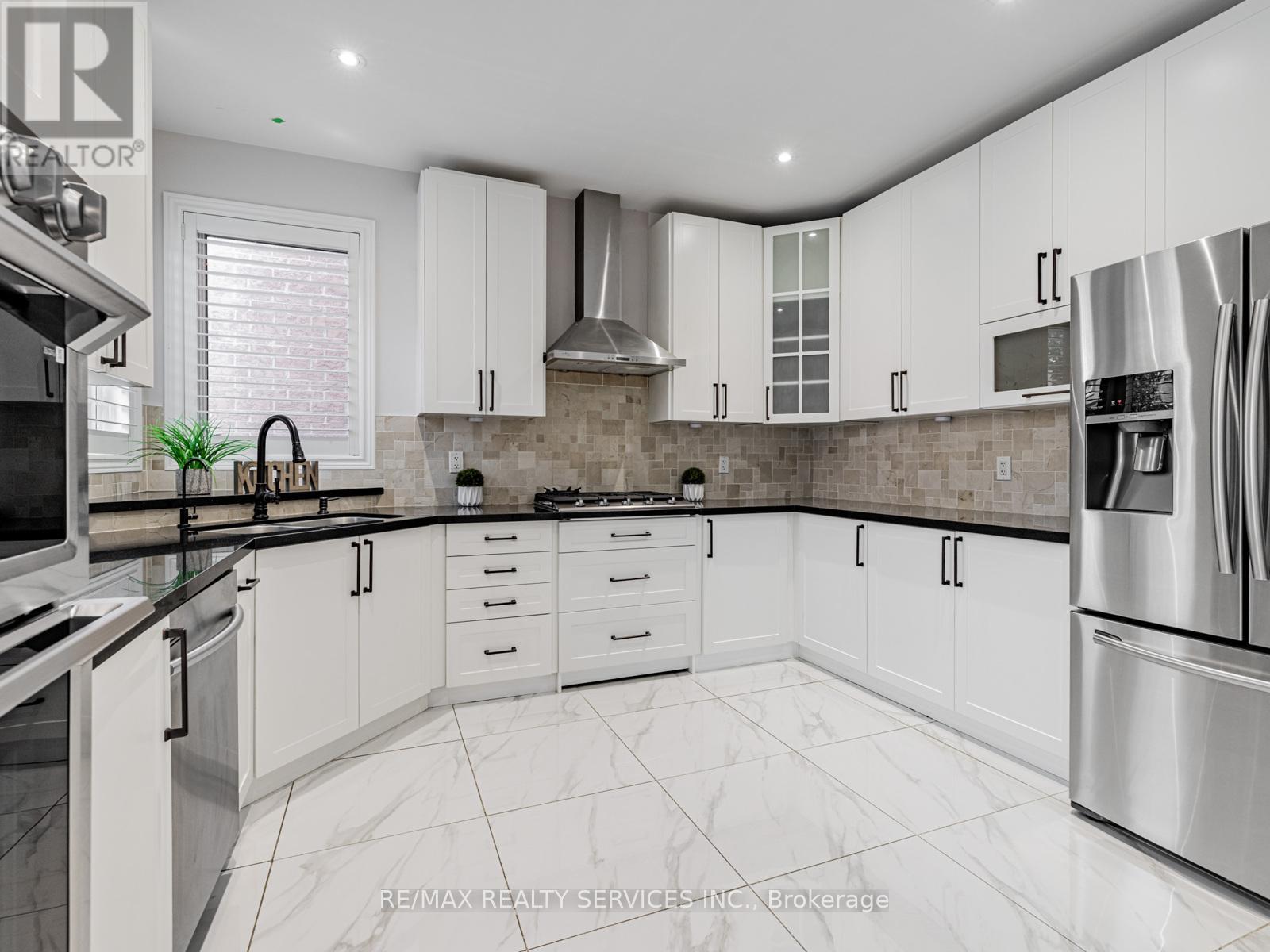 28 Siena Drive, Vaughan, Ontario  L4H 3K2 - Photo 24 - N12428934