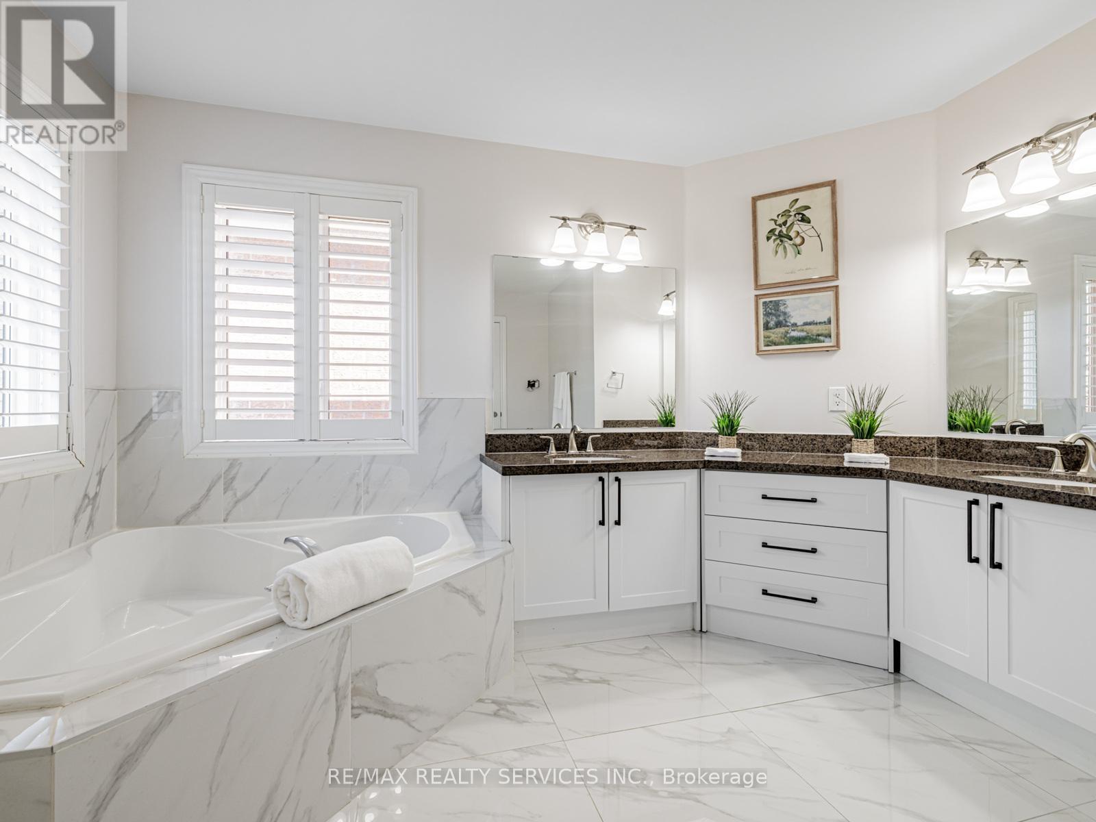 28 Siena Drive, Vaughan, Ontario  L4H 3K2 - Photo 39 - N12428934