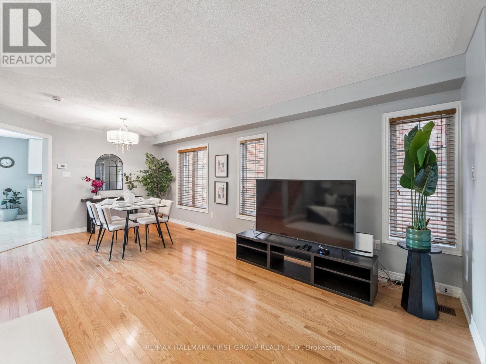 20 Crestbank Court, Vaughan, Ontario  L6A 0B2 - Photo 13 - N12428939