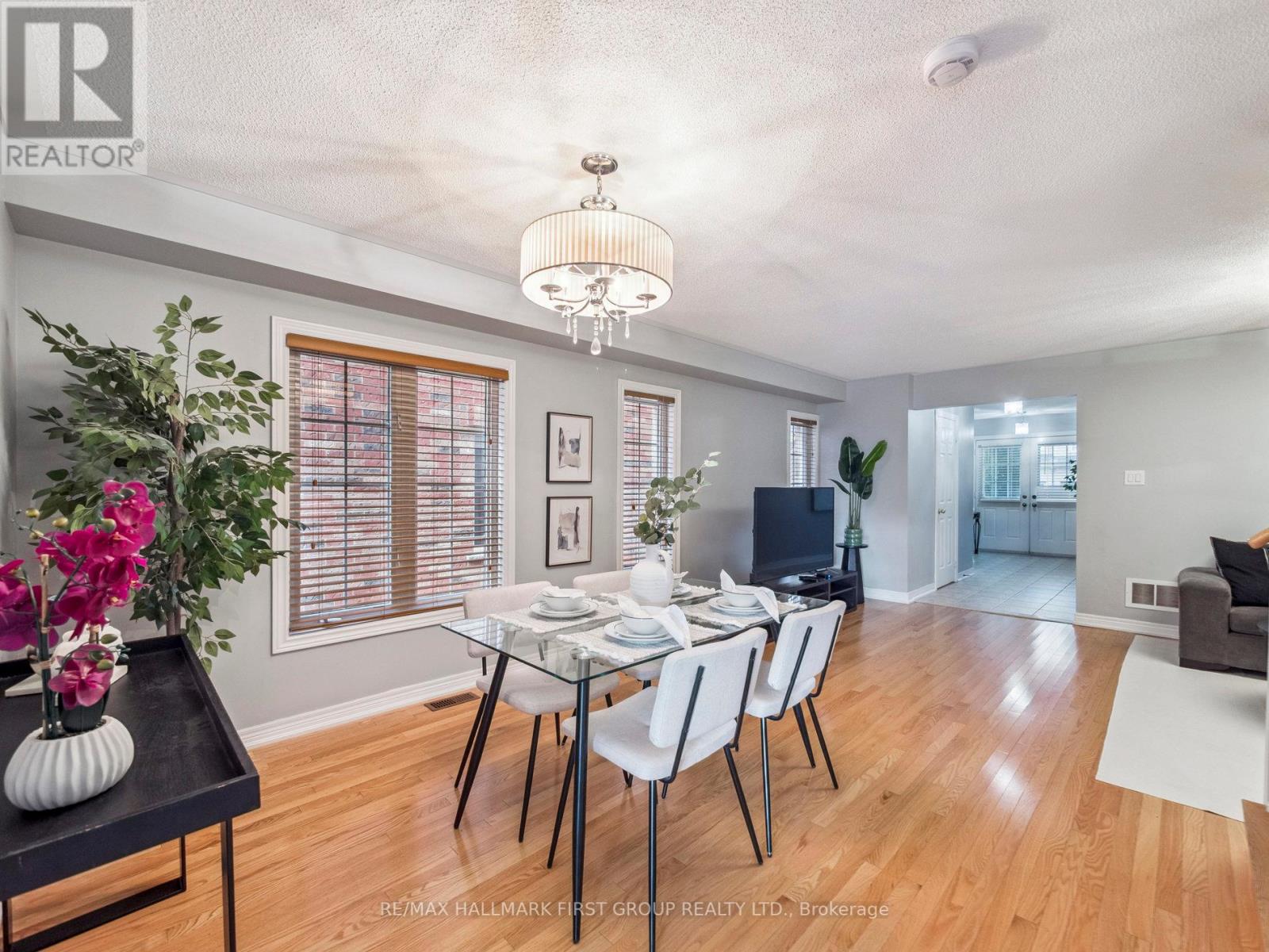20 Crestbank Court, Vaughan, Ontario  L6A 0B2 - Photo 15 - N12428939