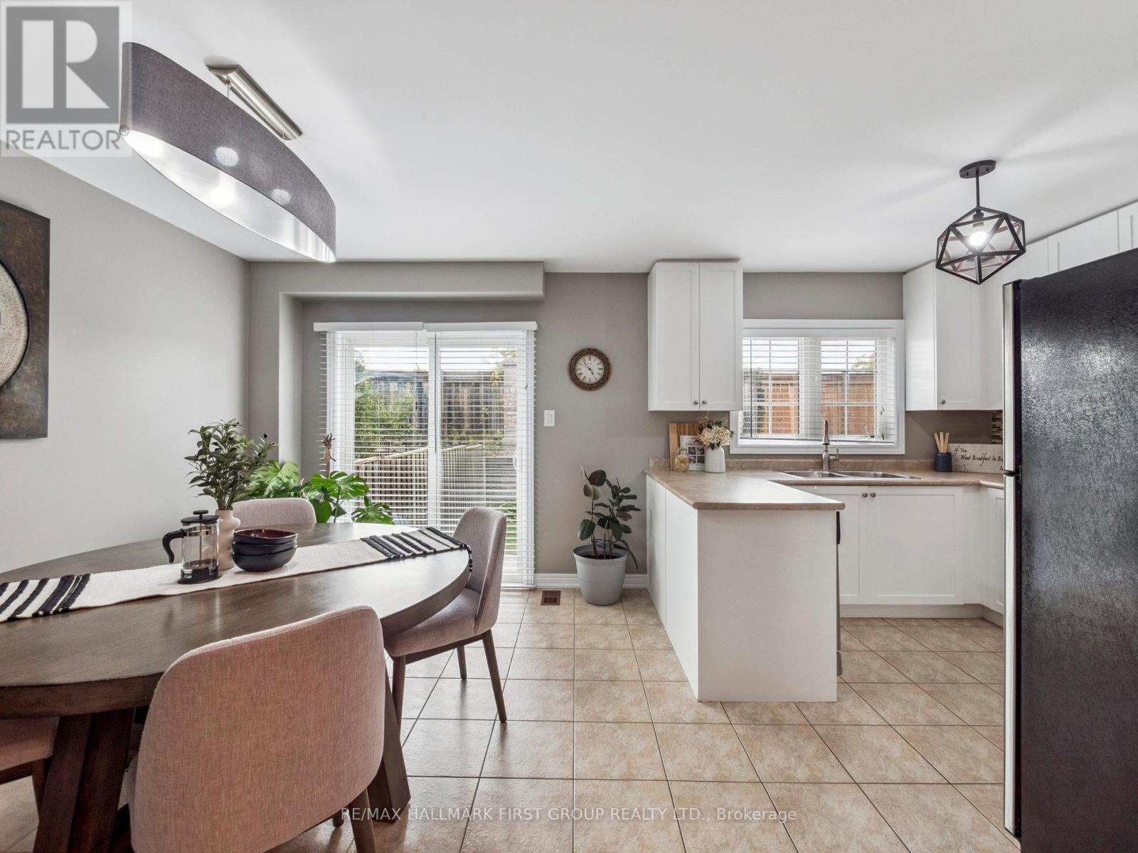 20 Crestbank Court, Vaughan, Ontario  L6A 0B2 - Photo 16 - N12428939