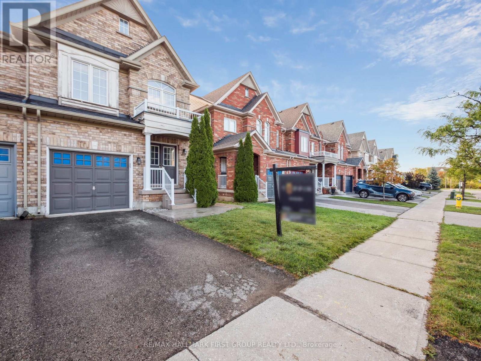 20 Crestbank Court, Vaughan, Ontario  L6A 0B2 - Photo 3 - N12428939