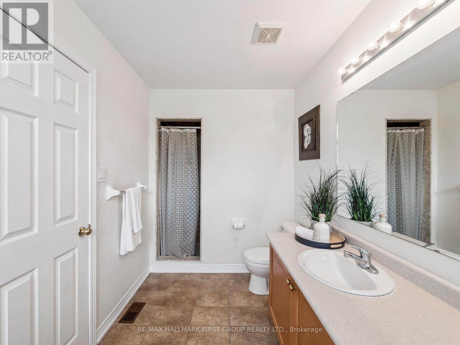 20 Crestbank Court, Vaughan, Ontario  L6A 0B2 - Photo 32 - N12428939