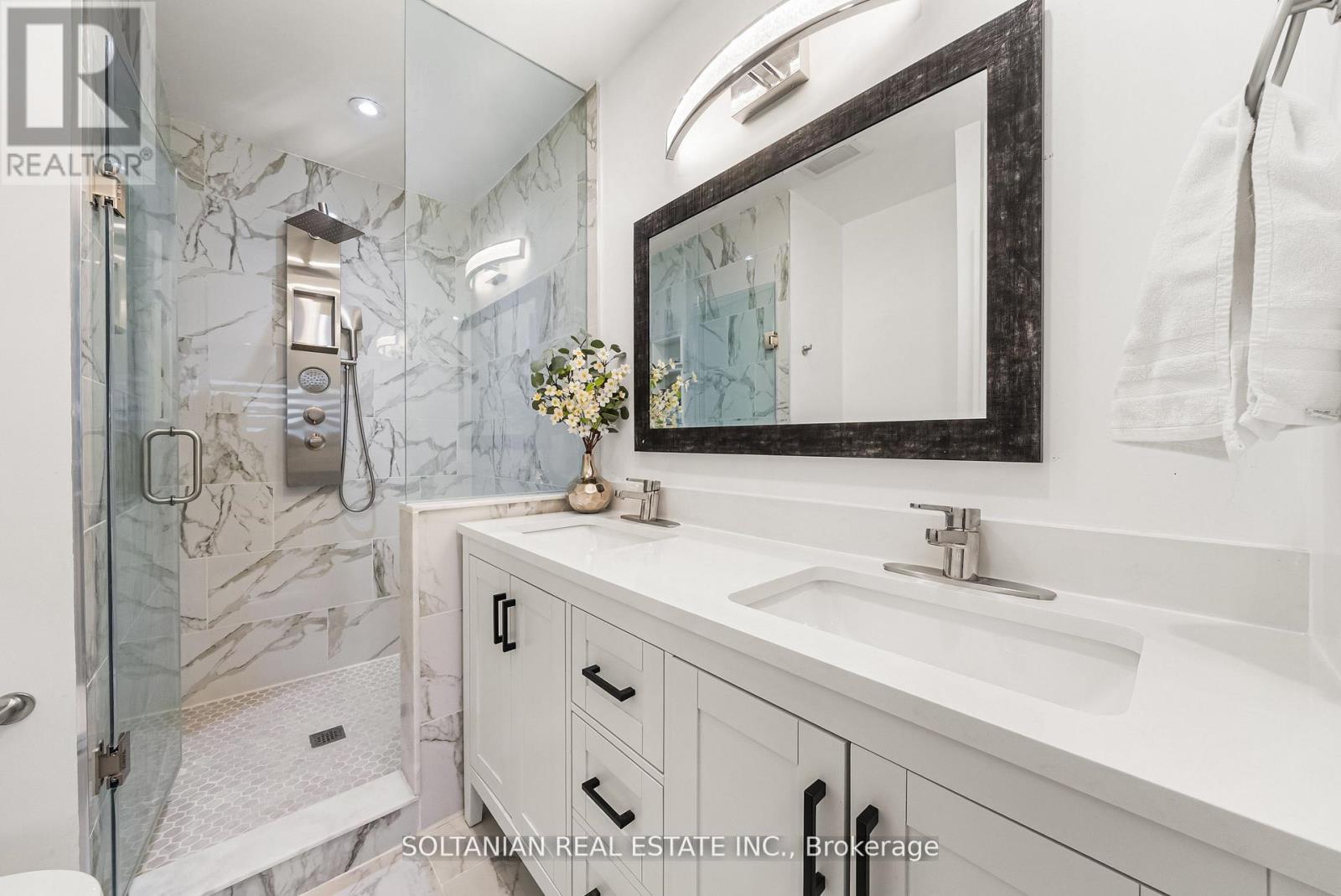66 Lakeland Crescent, Richmond Hill, Ontario  L4E 2Z9 - Photo 18 - N12429053