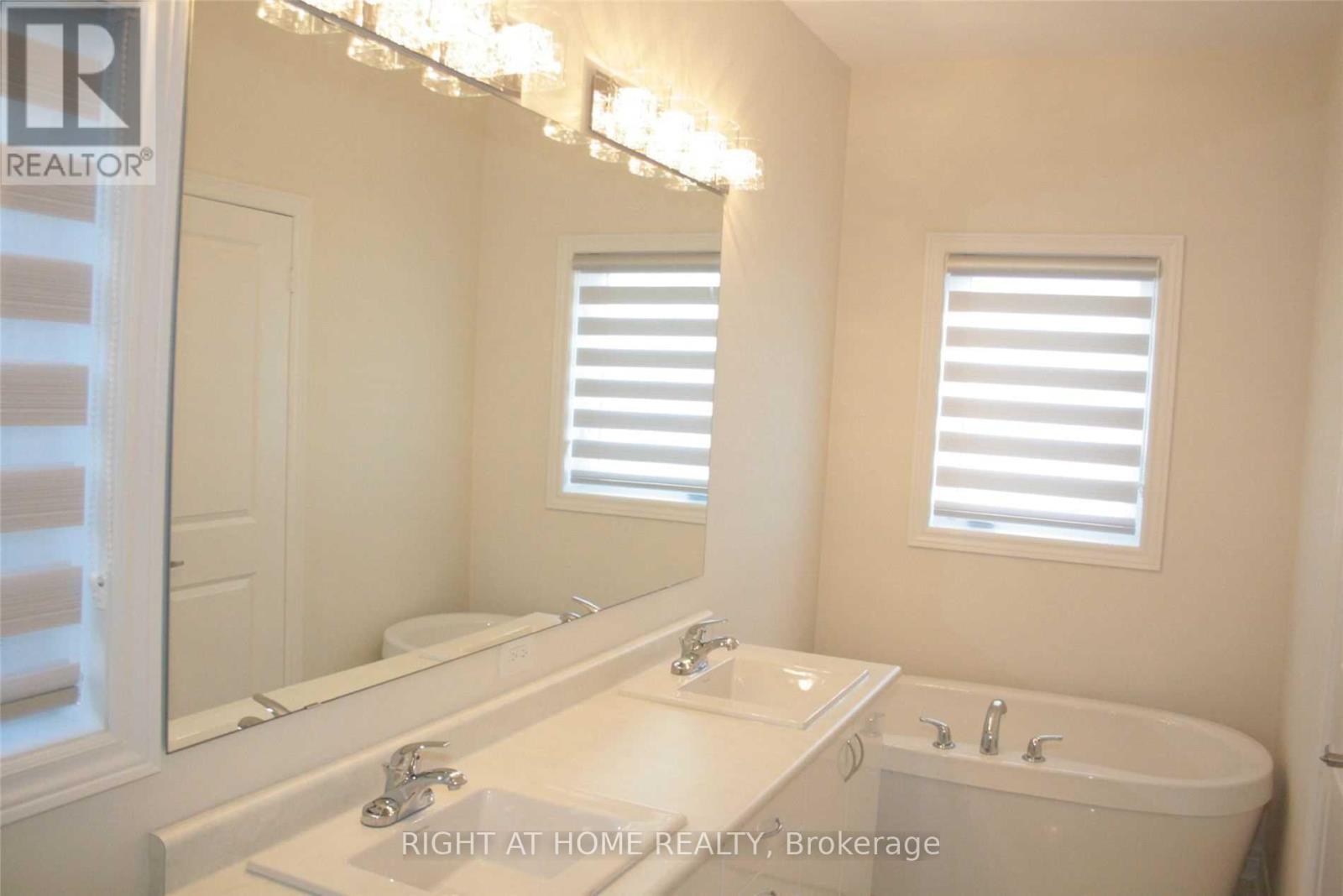 65 Laskin Drive, Vaughan, Ontario  L6A 5A4 - Photo 9 - N12429056