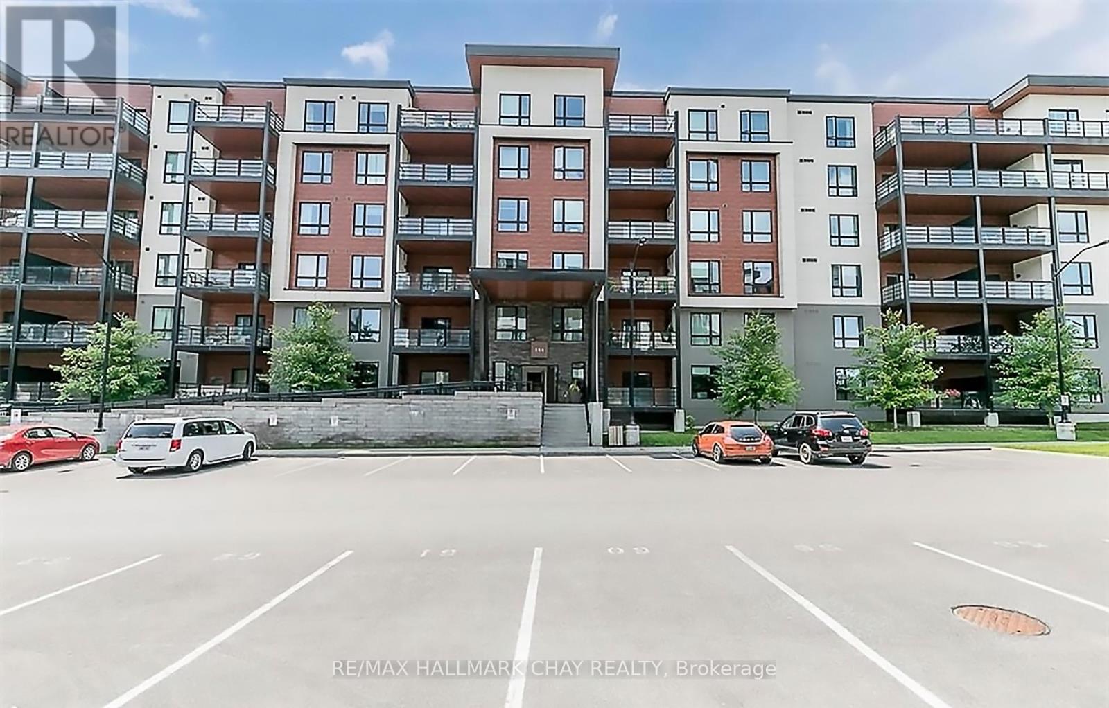 302 - 306 Essa Road, Barrie, Ontario  L9J 0H5 - Photo 2 - S12428929