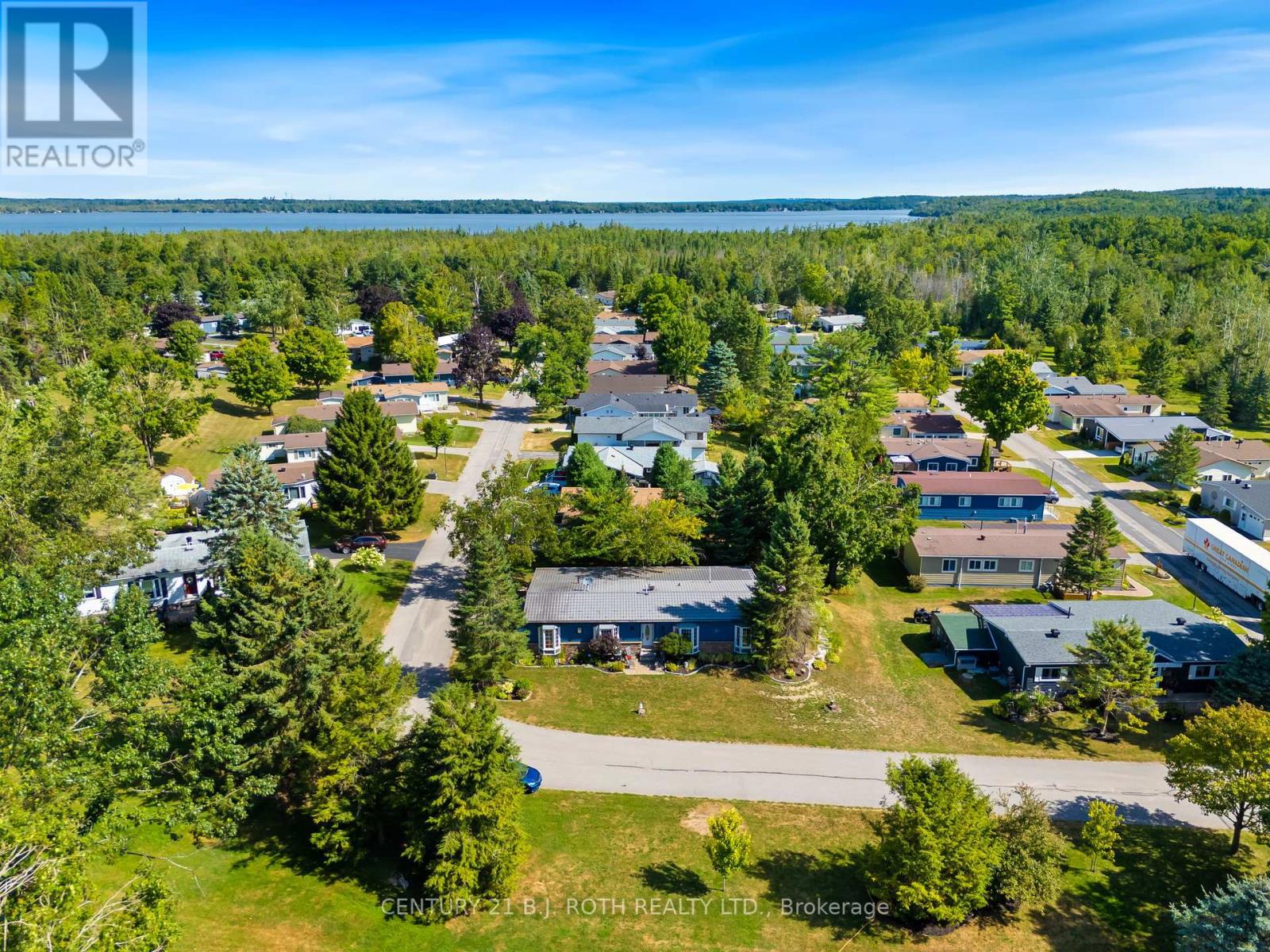 1 Maple Crescent, Oro-Medonte, Ontario  L0L 1T0 - Photo 17 - S12428930
