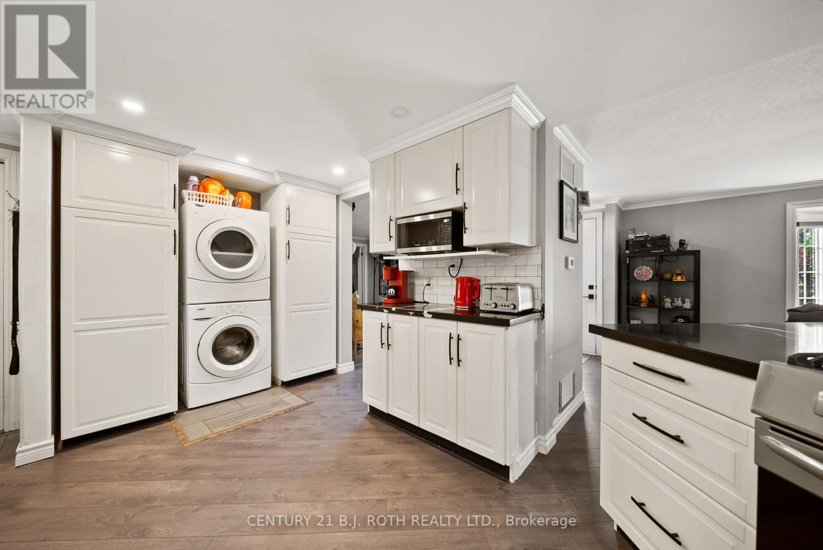 1 Maple Crescent, Oro-Medonte, Ontario  L0L 1T0 - Photo 6 - S12428930