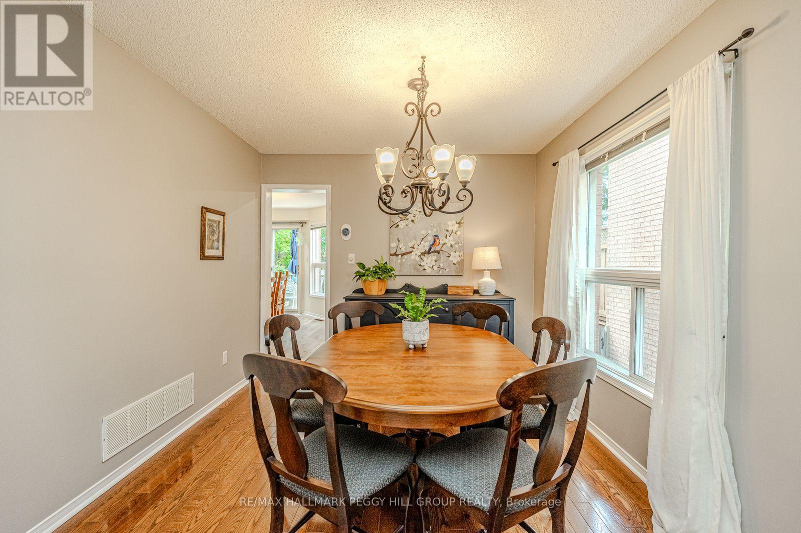 47 Finlay Road, Barrie, Ontario  L4N 7T7 - Photo 10 - S12429004