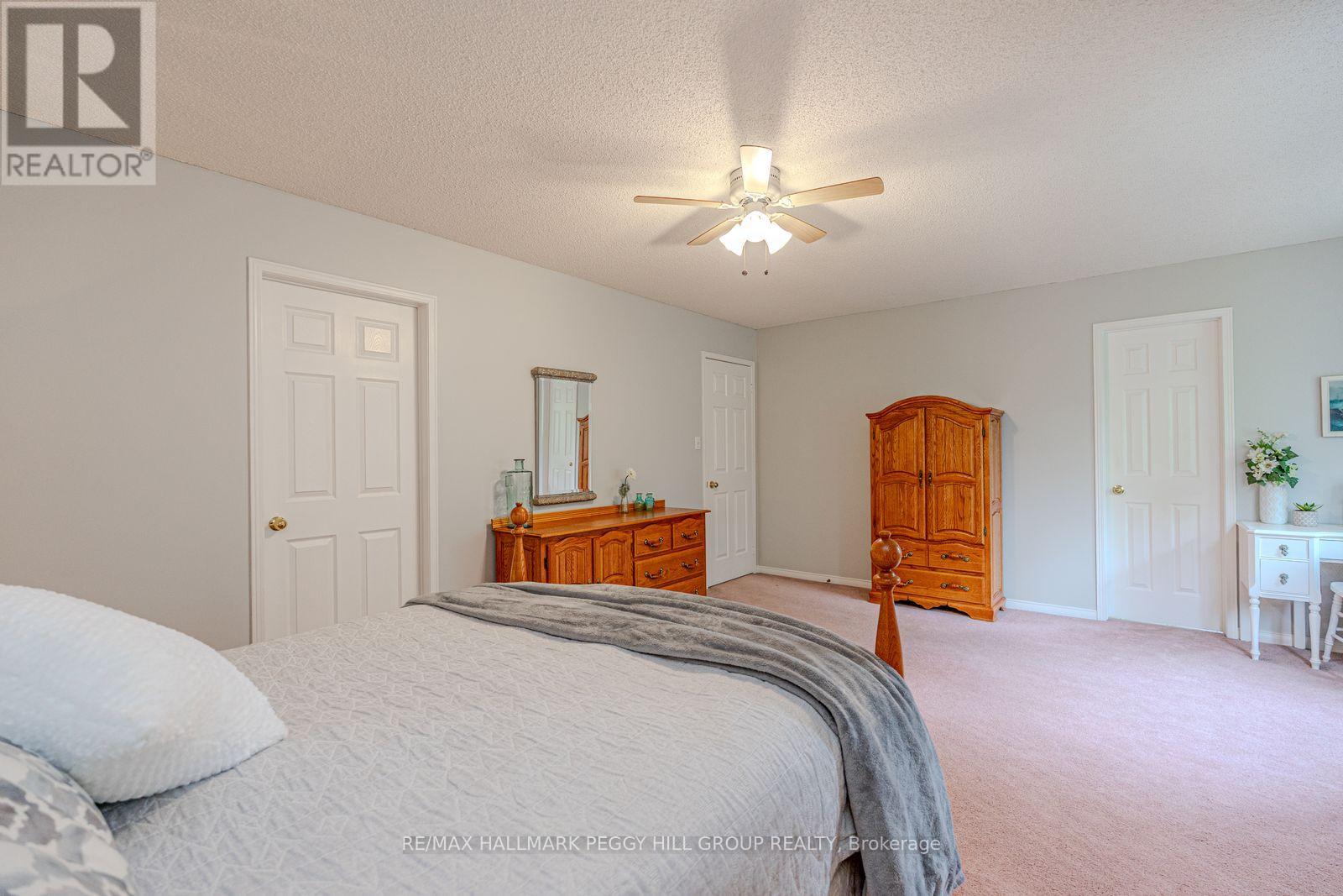 47 Finlay Road, Barrie, Ontario  L4N 7T7 - Photo 12 - S12429004