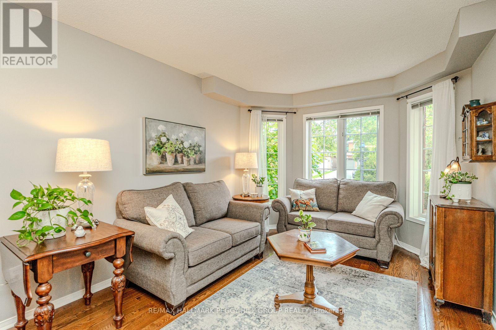 47 Finlay Road, Barrie, Ontario  L4N 7T7 - Photo 8 - S12429004