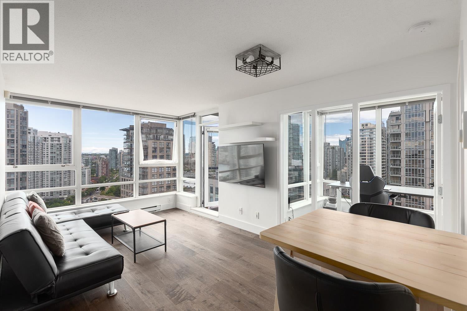 2710 928 Beatty Street, Vancouver, British Columbia  V6Z 3G9 - Photo 1 - R3052624