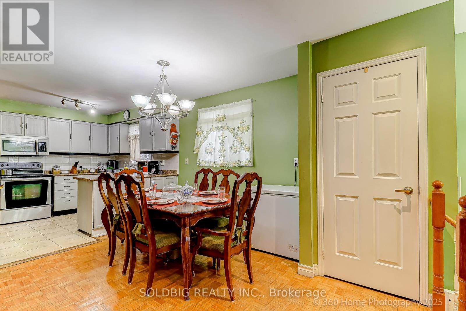 610 Vaughan Road, Toronto, Ontario  M6C 2R5 - Photo 16 - C12428416