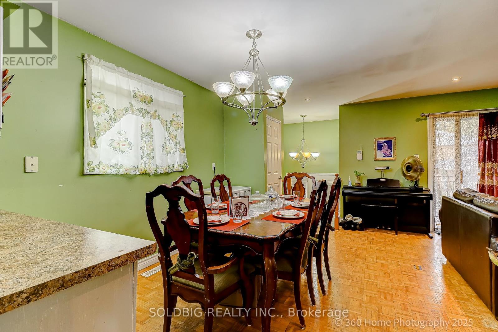 610 Vaughan Road, Toronto, Ontario  M6C 2R5 - Photo 19 - C12428416