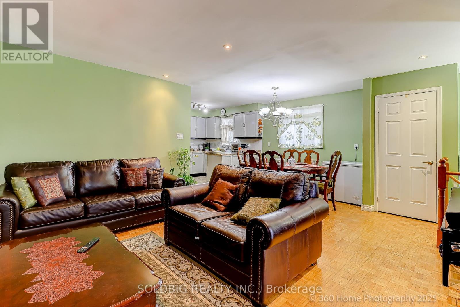 610 Vaughan Road, Toronto, Ontario  M6C 2R5 - Photo 15 - C12428416