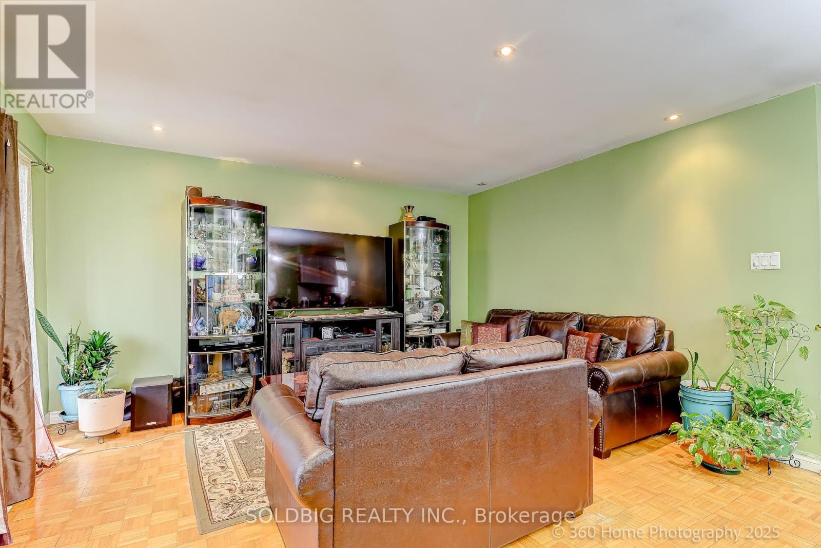 610 Vaughan Road, Toronto, Ontario  M6C 2R5 - Photo 14 - C12428416
