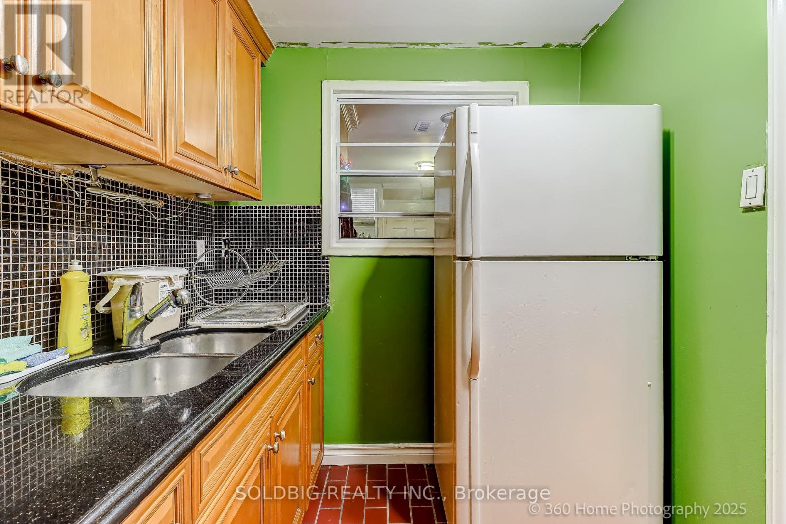 610 Vaughan Road, Toronto, Ontario  M6C 2R5 - Photo 3 - C12428416