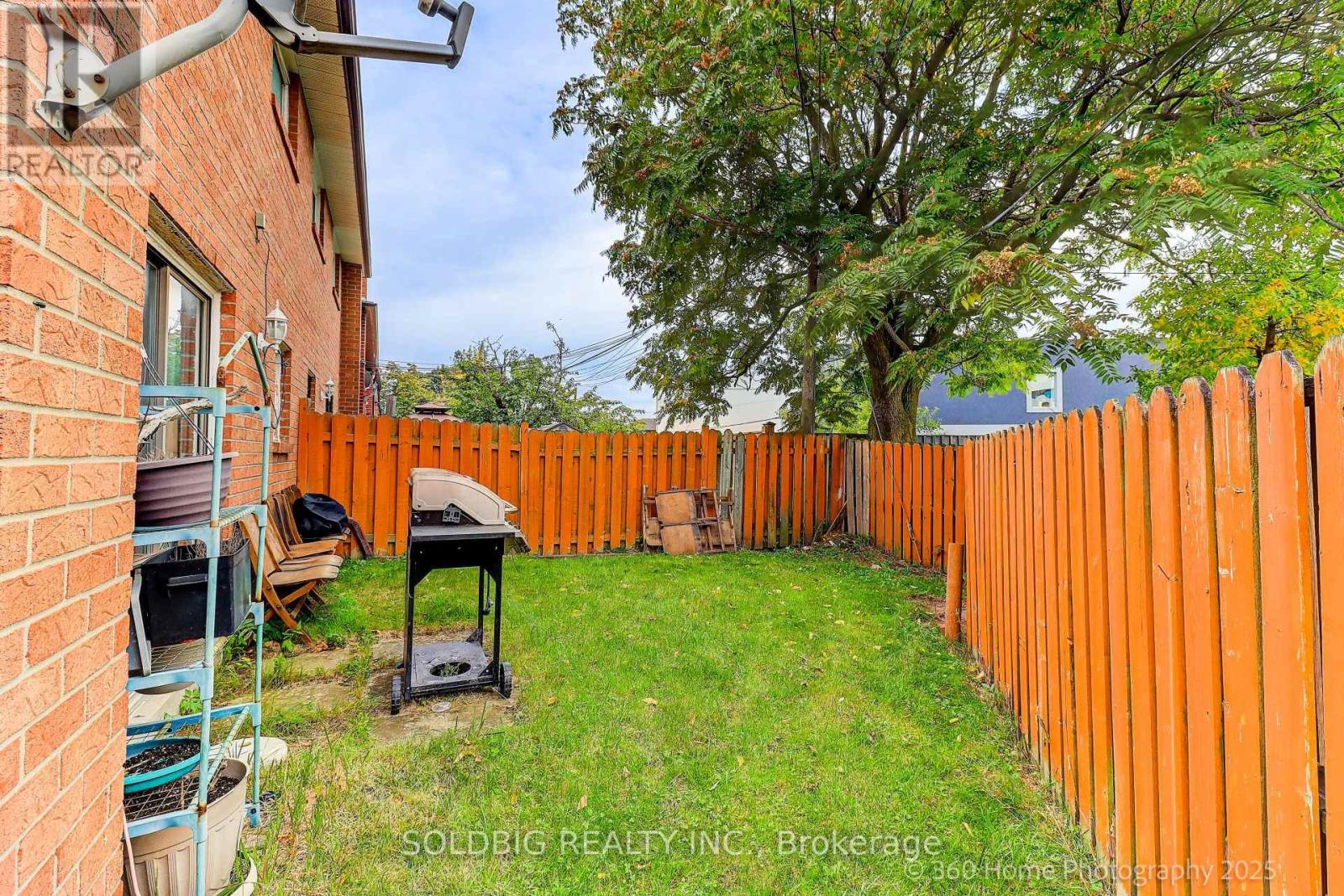610 Vaughan Road, Toronto, Ontario  M6C 2R5 - Photo 27 - C12428416