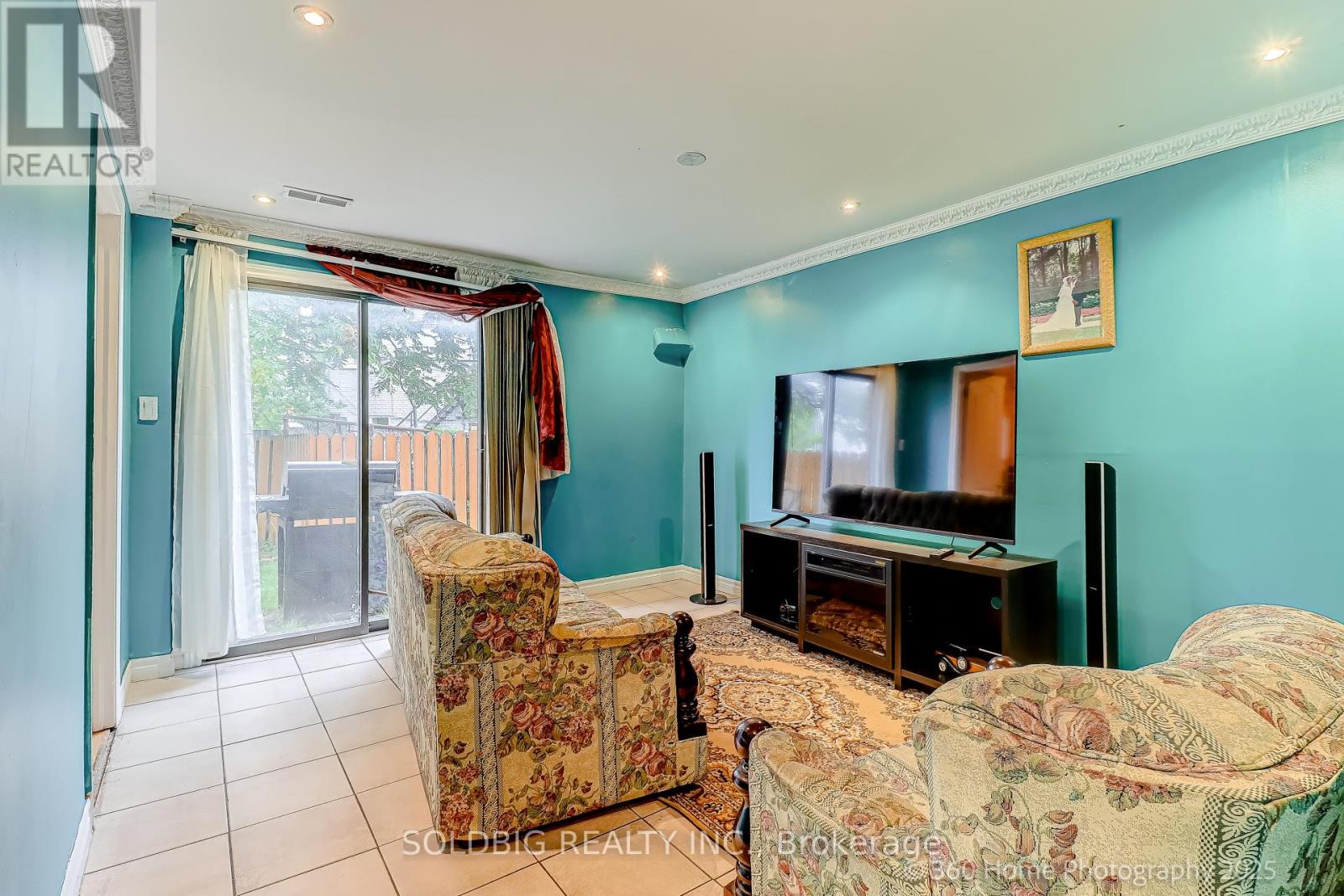 610 Vaughan Road, Toronto, Ontario  M6C 2R5 - Photo 7 - C12428416