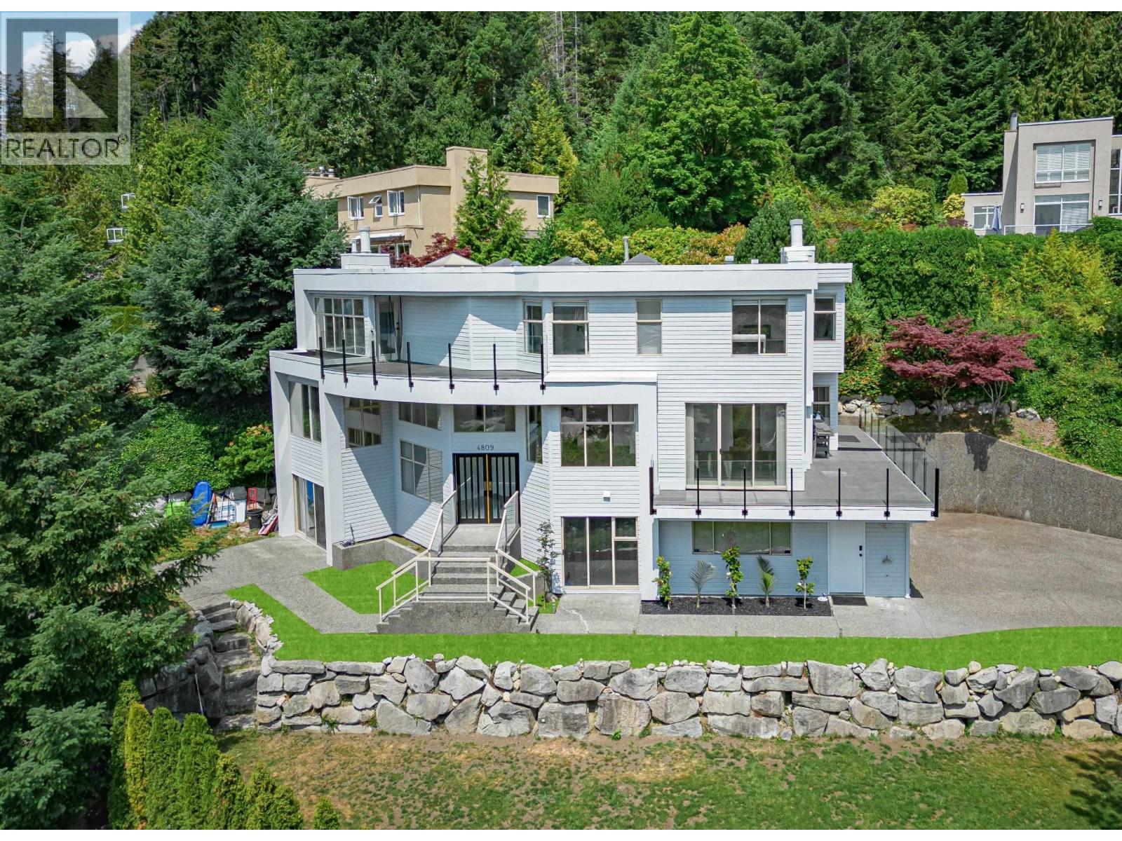 4809 NORTHWOOD PLACE, West Vancouver, British Columbia