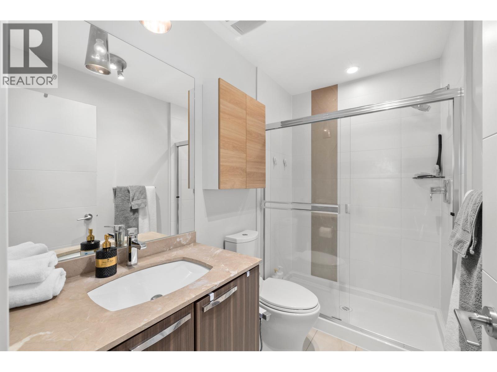 305 733 W 14th Street, North Vancouver, British Columbia  V7M 0C6 - Photo 12 - R3052427