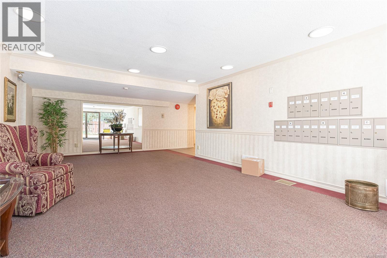 501 819 Burdett Ave, Victoria, British Columbia  V8W 1B3 - Photo 5 - 1015086