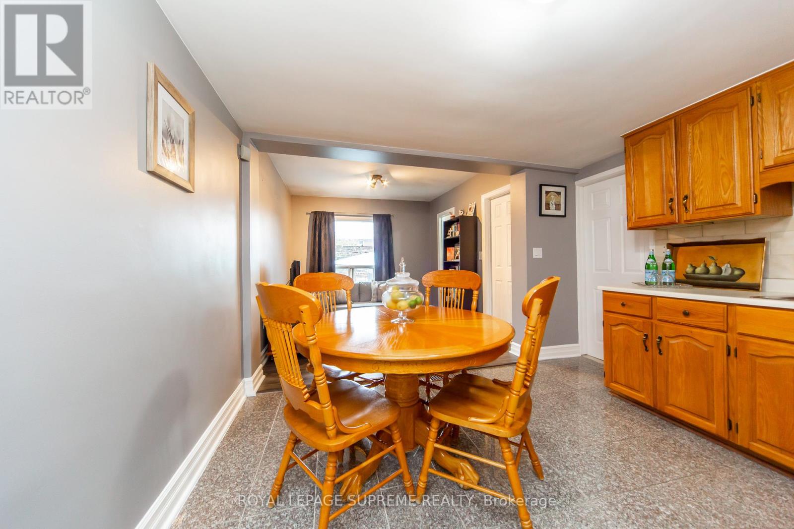 405 Gilbert Avenue, Toronto (Caledonia-Fairbank), Ontario  M6E 4X2 - Photo 8 - W12428895