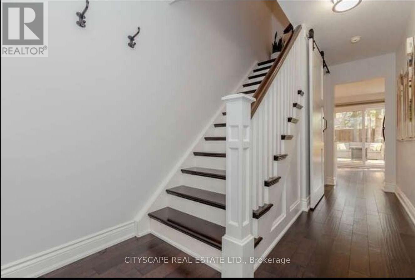 152 Kenwood Avenue, Burlington, Ontario  L7L 4L7 - Photo 20 - W12428899