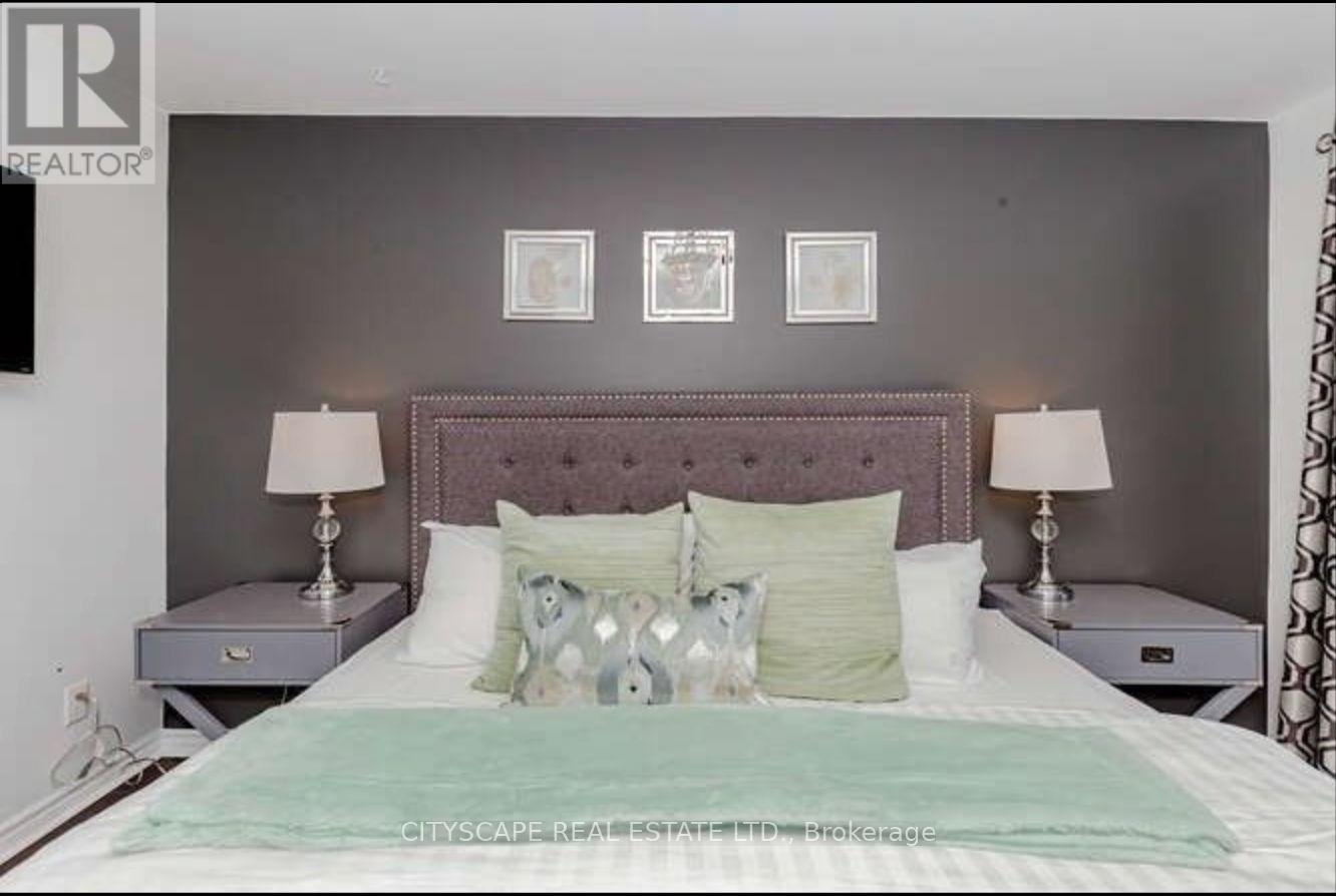 152 Kenwood Avenue, Burlington, Ontario  L7L 4L7 - Photo 21 - W12428899