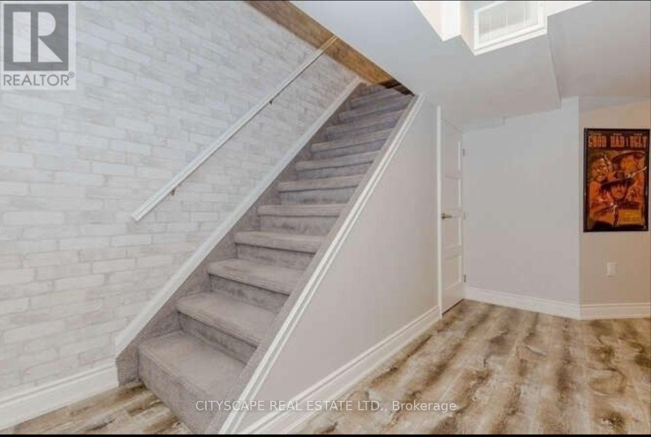 152 Kenwood Avenue, Burlington, Ontario  L7L 4L7 - Photo 27 - W12428899