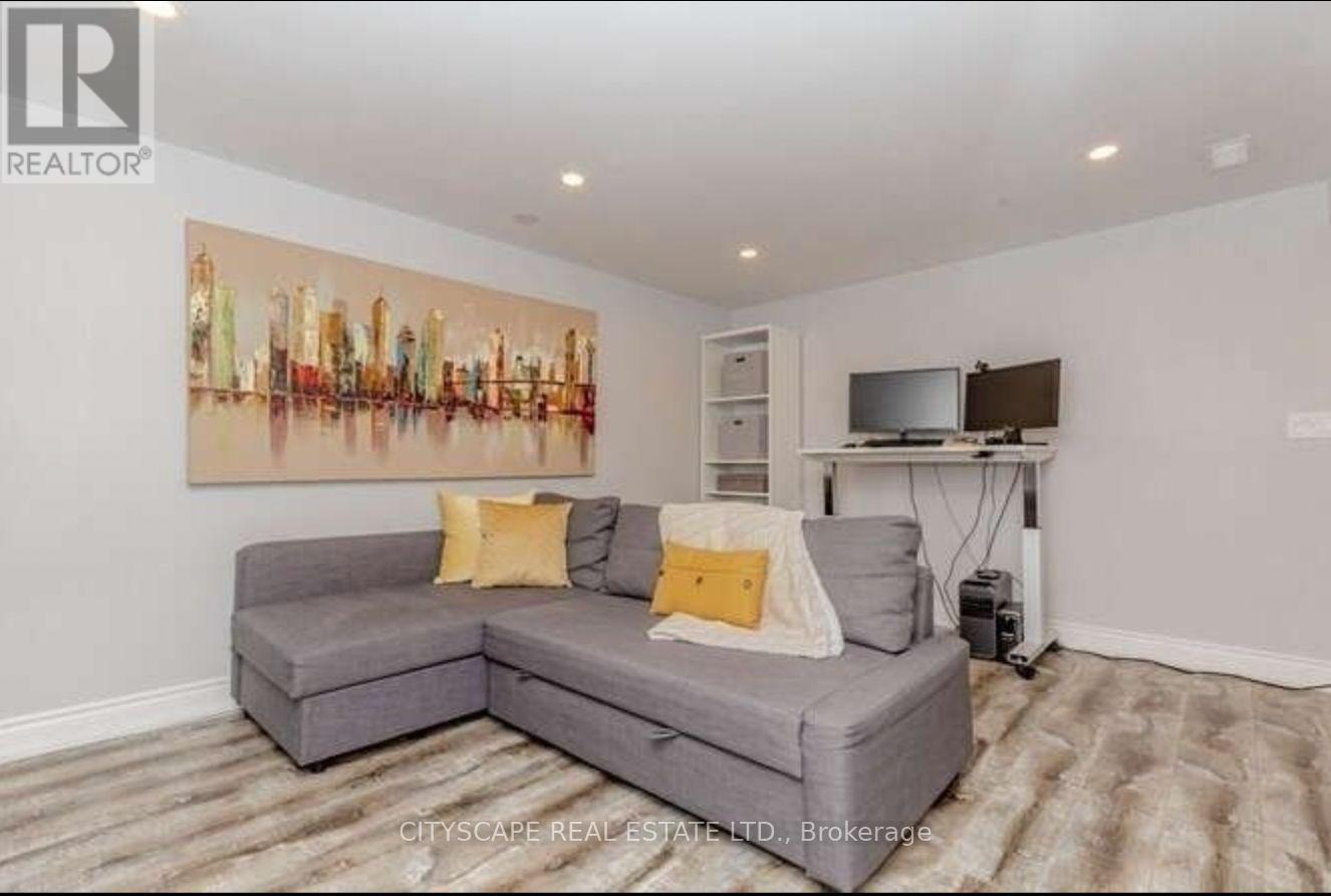 152 Kenwood Avenue, Burlington, Ontario  L7L 4L7 - Photo 29 - W12428899