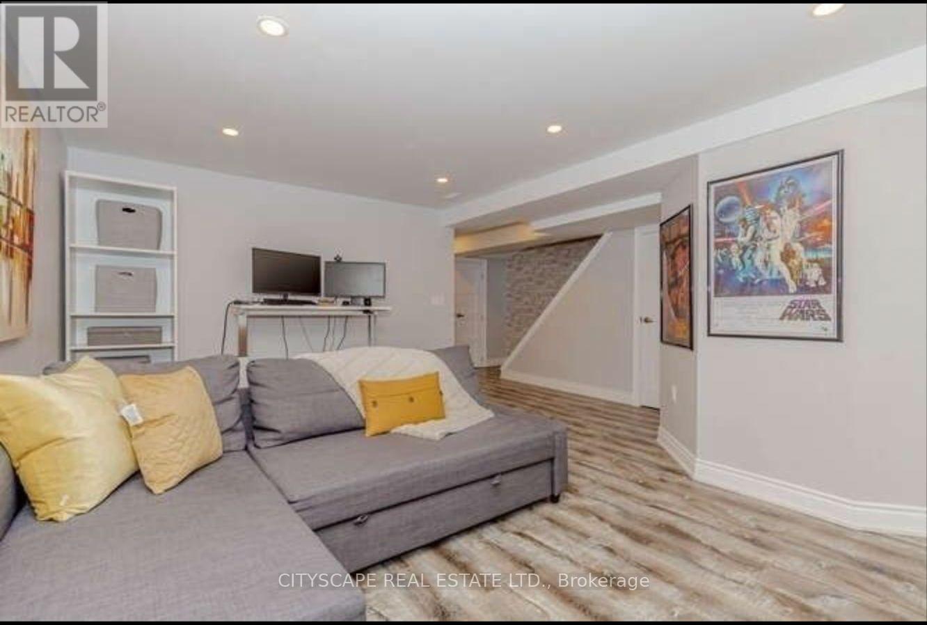 152 Kenwood Avenue, Burlington, Ontario  L7L 4L7 - Photo 30 - W12428899